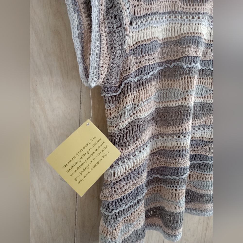 Curio Sweater - Picture 8 of 10